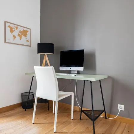 Hébergement de vacances Belle Maison Familiale Et Contemporaine Avec Piscine Nantes